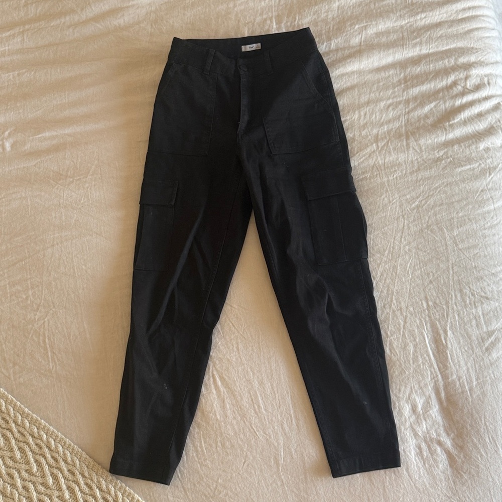 Aritzia TNA Black Cargo Pants